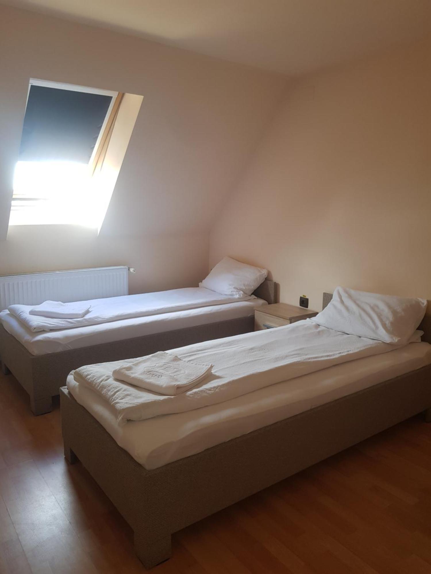 Cazare Hofmann Arad Bagian luar foto